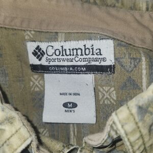 Size M COLUMBIA Men’s Long Sleeve, Button Down, Brown w/Western Print Shirt